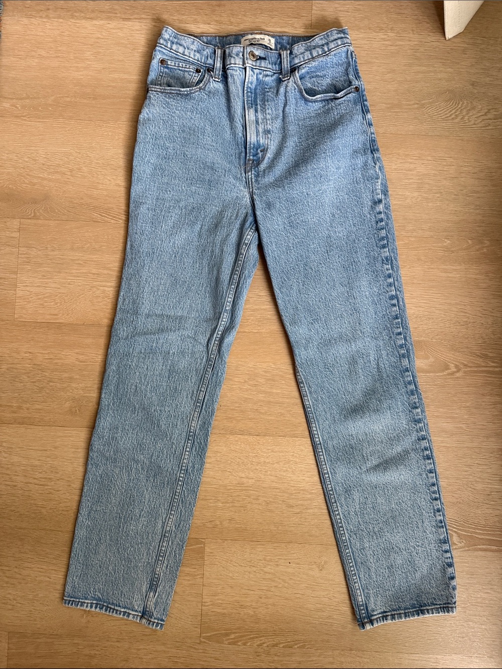 Abercrombie 90s straight ultra high rise jeans size 28R/6